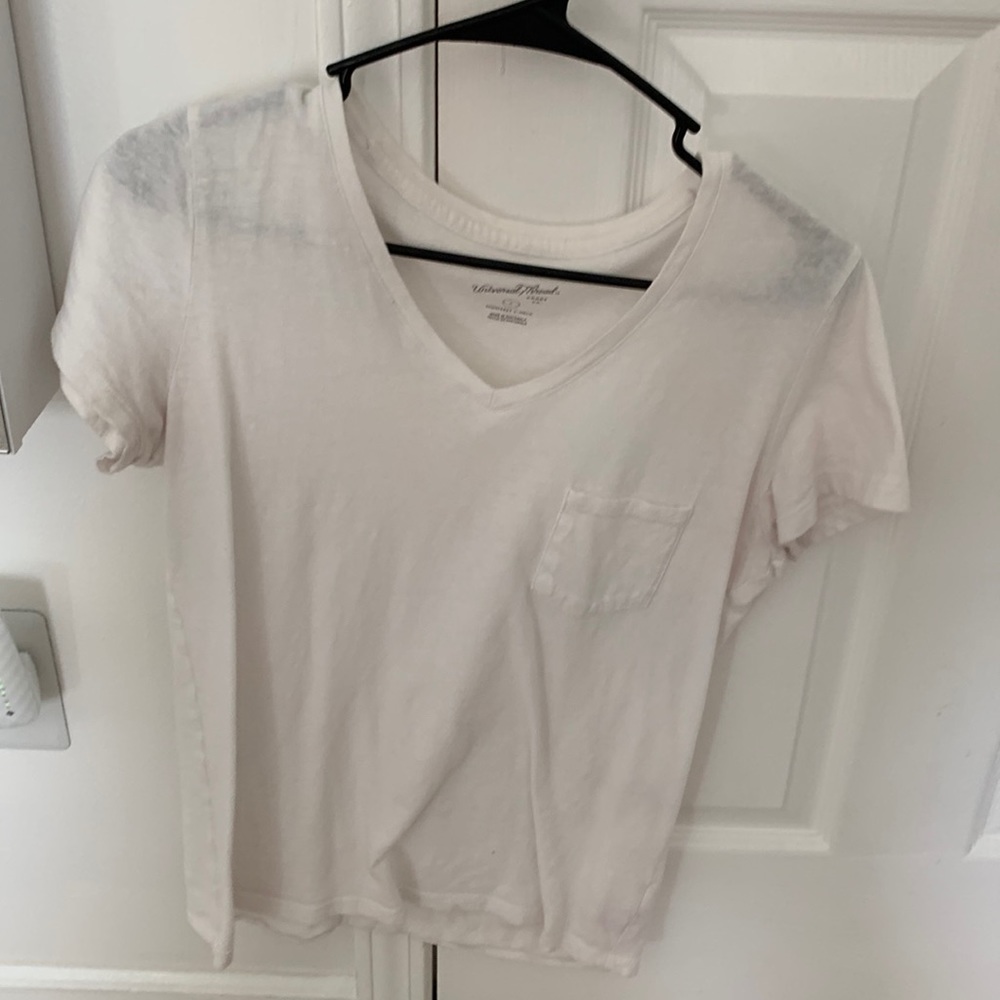 White v neck tank
